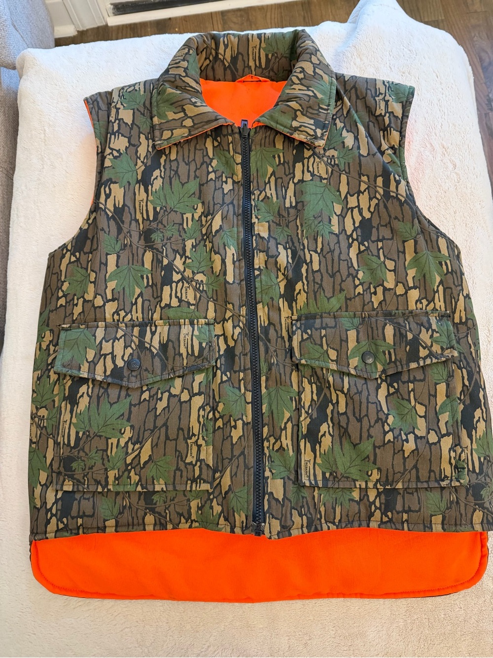 VTG men’s Camouflage Reversible Hunting Vest - Orange/Green